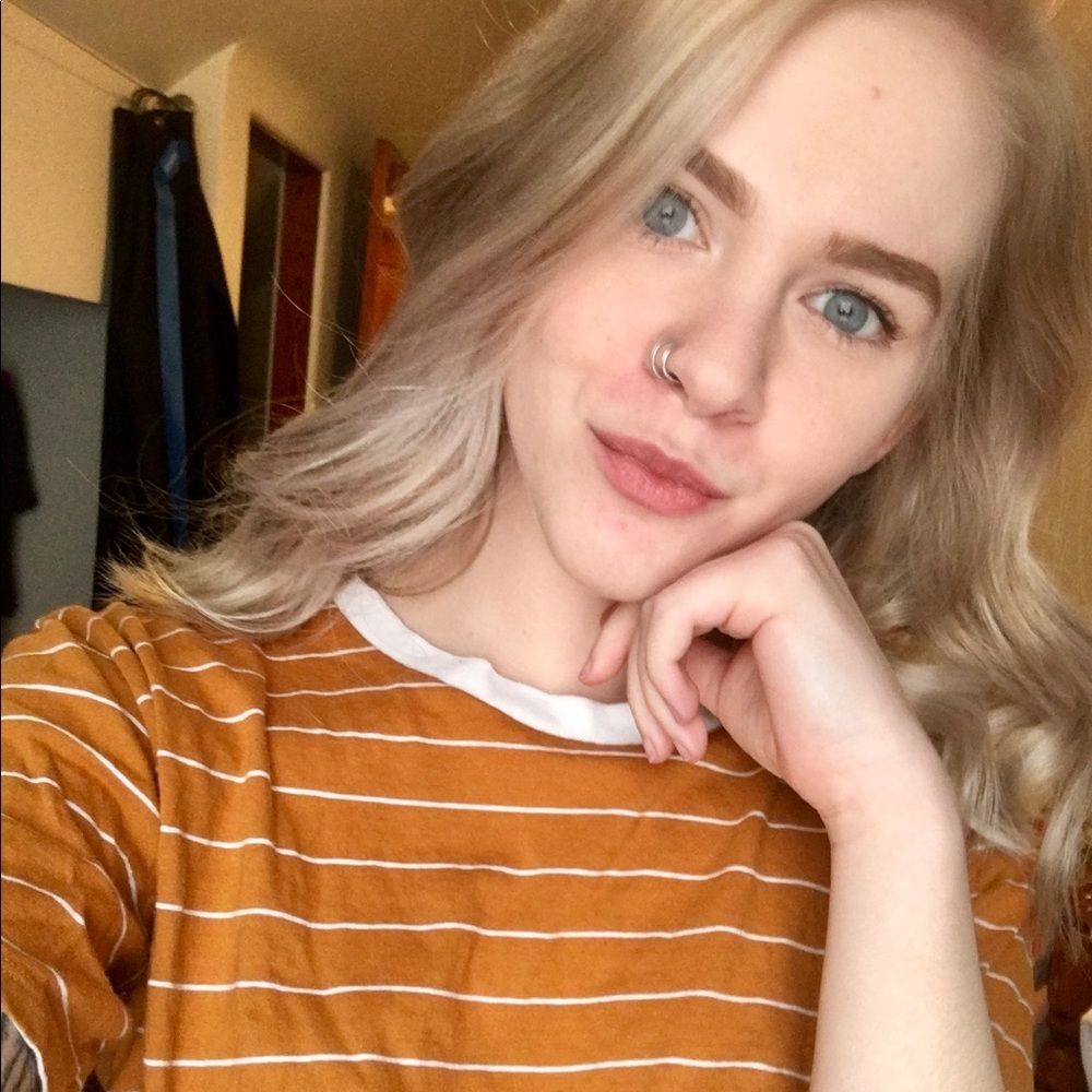 Meet your Posher, Julia